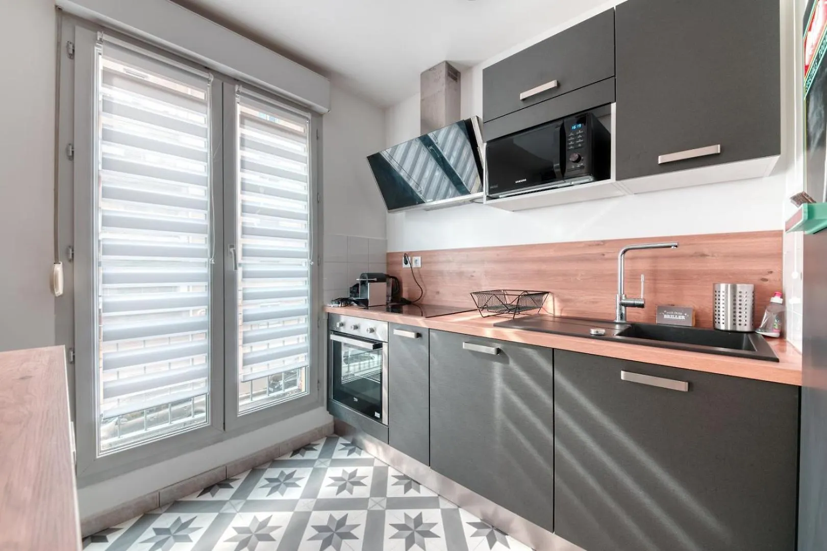 Guestready - Superbe Appartement Station Garibaldi Lyon 0*,  France